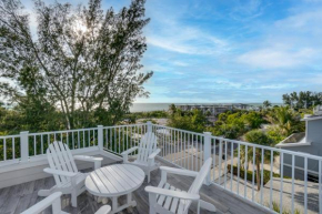 4 bed and 3 and half bath private heated pool spa and rooftop deck 5 minutes from the beach